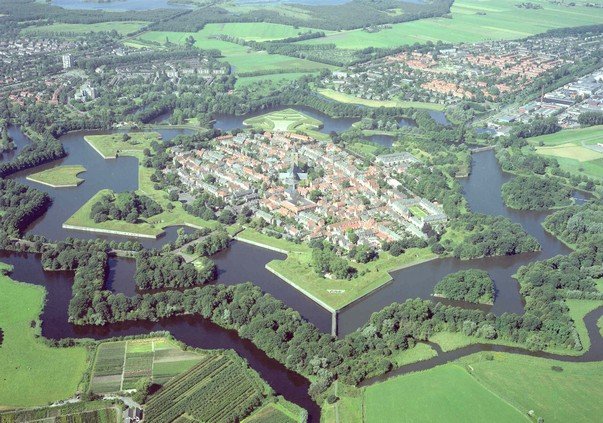 luchtfoto naarden 8